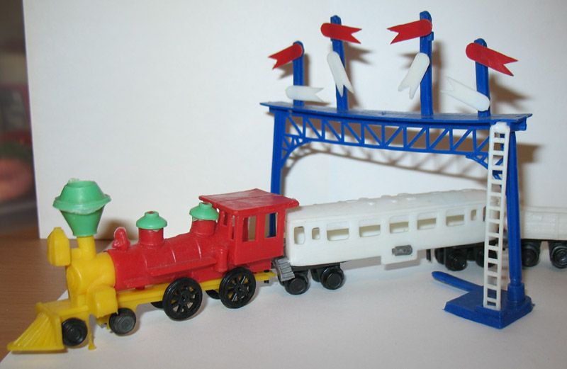 Vintage 60s / 70s___Plastic Toy Train Set___Hong Kong   Kelly Series 