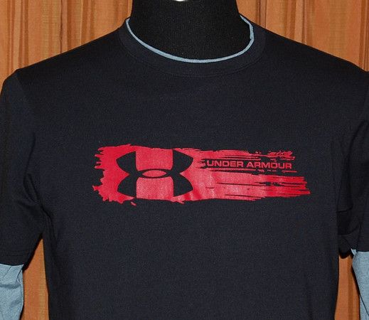 UNDER ARMOUR BLACK ATHLETIC FITNESS T SHIRT YOUTH XL  