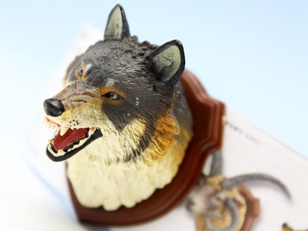 TAKARA TOMY HUNTING TROPHY TAXIDERMY WOLF HEAD  