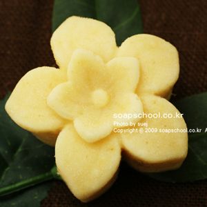 Petal mini Soap Candle Silicone Mold 3 Cavity 0.98oz  