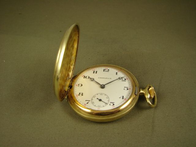 FANCY GOLD TONE BULOVA CARAVELLE HUNTER POCKET WATCH VINTAGE 1972 SIDE 