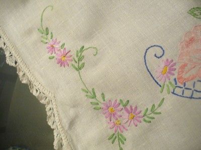 VINTAGE RUNNER DRESSER SCARF HAND EMBROIDERED FLORAL DESIGN CROCHET 