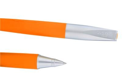 This handsome Locman pen speaks straight to the elite class. Its 