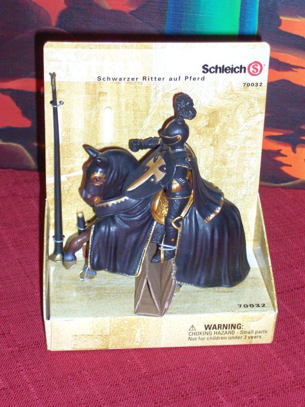 SCHLEICH BLACK KNIGHT ON HORSEBACK FIGURE  