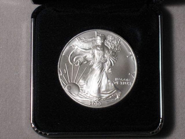 2003 AMERICAN SILVER EAGLE & US MINT DISPLAY BOX  