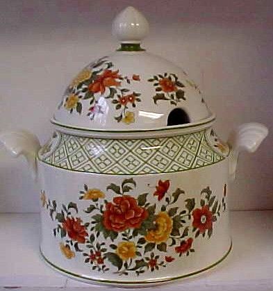 VILLEROY & BOCH SUMMER DAY SOUP TUREEN WITH LID MINT  