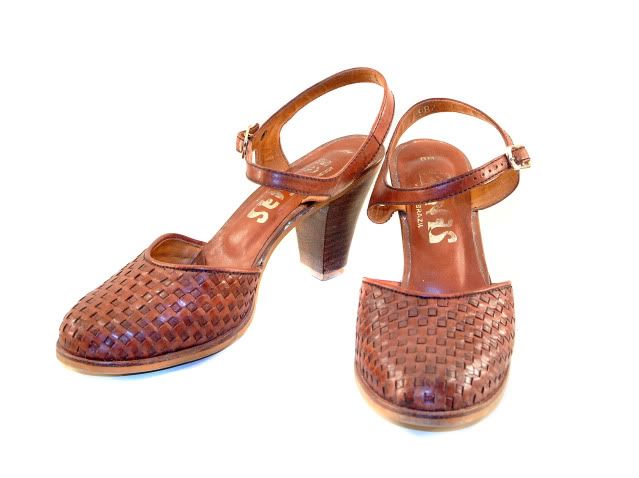 Vintage 70s Latinas Brazil Woven Leather Ankle Strap Shoes 8  