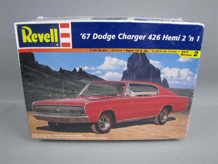 Revell 1967 Dodge Charger 426 Hemi Model Kit MIB Sealed  
