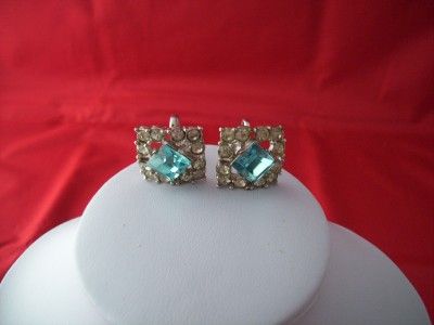 Up for sale is a nice pair of vintage Bogoff signed screwback earrings 