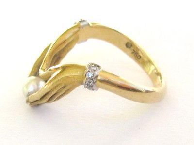 Ladies 18k Gold DESIGNER RING *Hands Holding Pearl* CARRERA Y CARRERA 