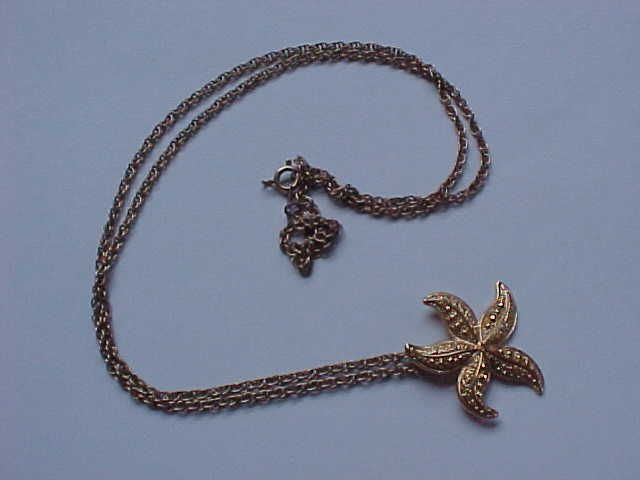 VINTAGE GOLD TONE METAL STARFISH PENDANT NECKLACE  