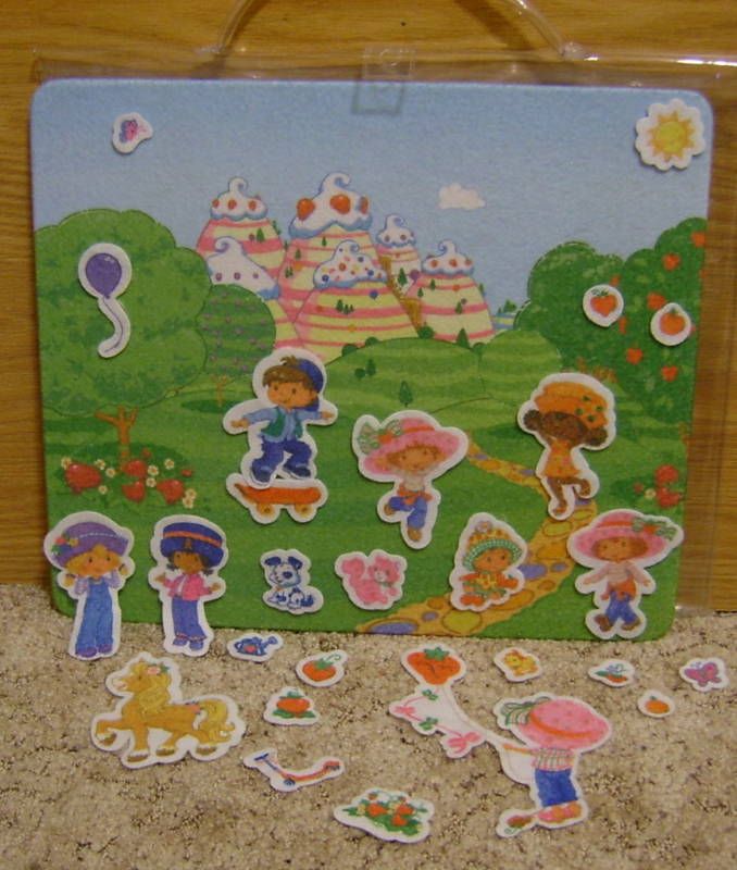 COLORFORMS FELT STRAWBERRY SHORTCAKE PLAY BOARD *EUC  