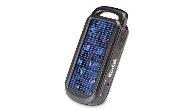 Kodak KS100 C Solar Charger W/ 2 NiMH AA Batteries 041778617656  