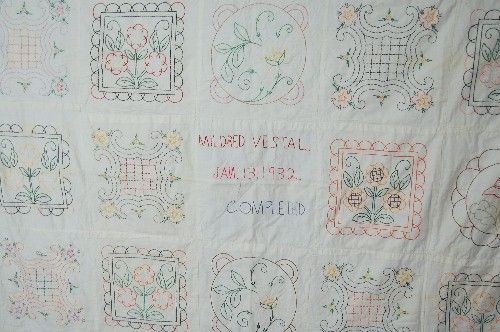 This CHEERY cotton 30s album summer quilt quilt is hand embroidered 