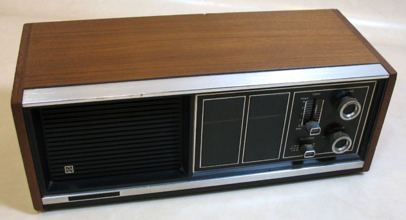 VTG BROWN PANASONIC RE 7371 FM AM RADIO BLACK FACE GOOD  