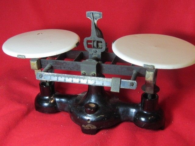 ANTIQUE 1900S CHICAGO APPARATUS CO. 10 OZ BALANCE SCALE  