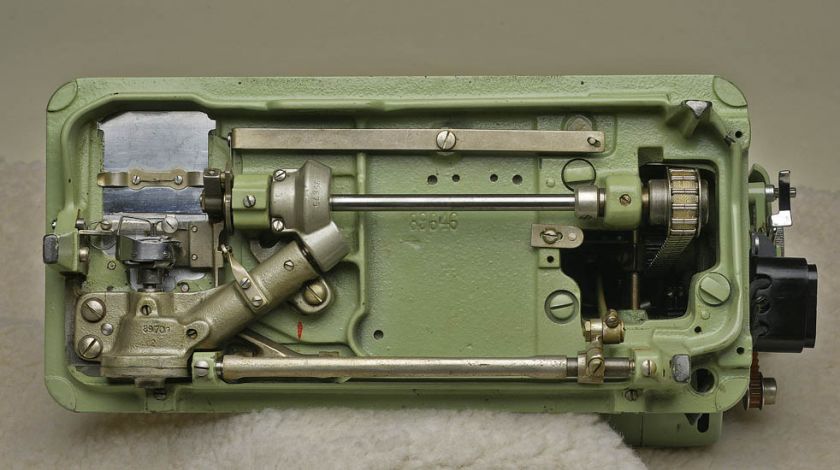 Adler 189A INDUSTRIAL STRENGTH 1958 German Sewing Machine METAL 