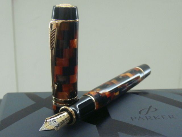 Parker Duofold Centennial Amber Check 18K X Fine nib  