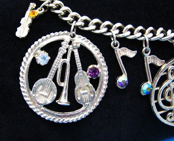 Vtg CHUNKY Charm Bracelet MUSIC Violin Guitar Banjo BIG  