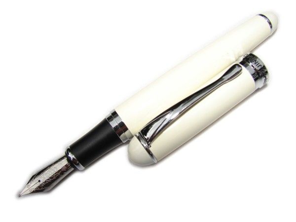 NJ79 JINHAO 750 MILK WHITE MEDIUM NIB FOUNTAIN PEN  