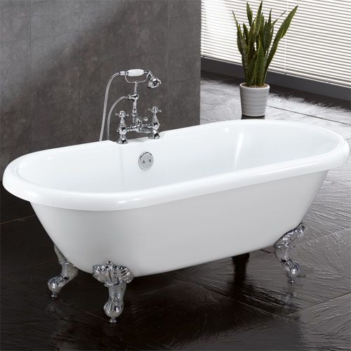 59 Clawfoot Tub   Chrome Feet / No Tap Holes  