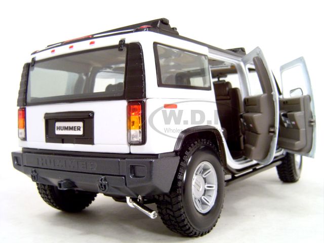 HUMMER H2 WHITE 118 SCALE DIECAST MODEL  