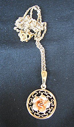 VINTAGE KREMENTZ TWO TONED, SINGLE, ROSE FILIGREE PENDANT in ORIGINAL 