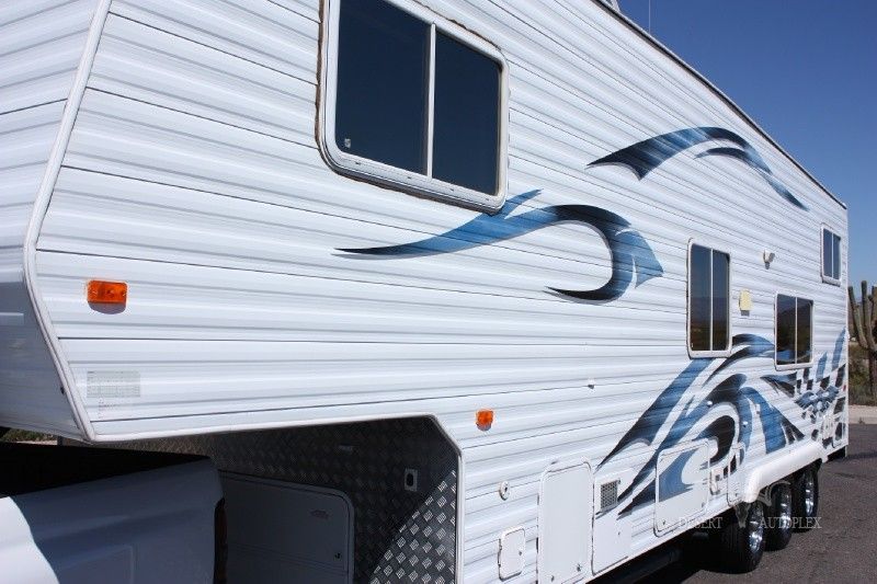 2006 WEEKEND WARRIOR LE3105 FIFTH WHEEL TOY HAULER GEN EXTRA CLEAN 