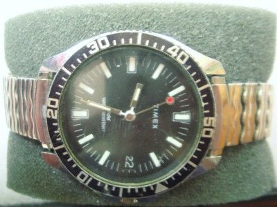   VINTAGE TIMEX MECHANICAL WATCH WATER RESISTANT SPEIDEL STETCH BAND